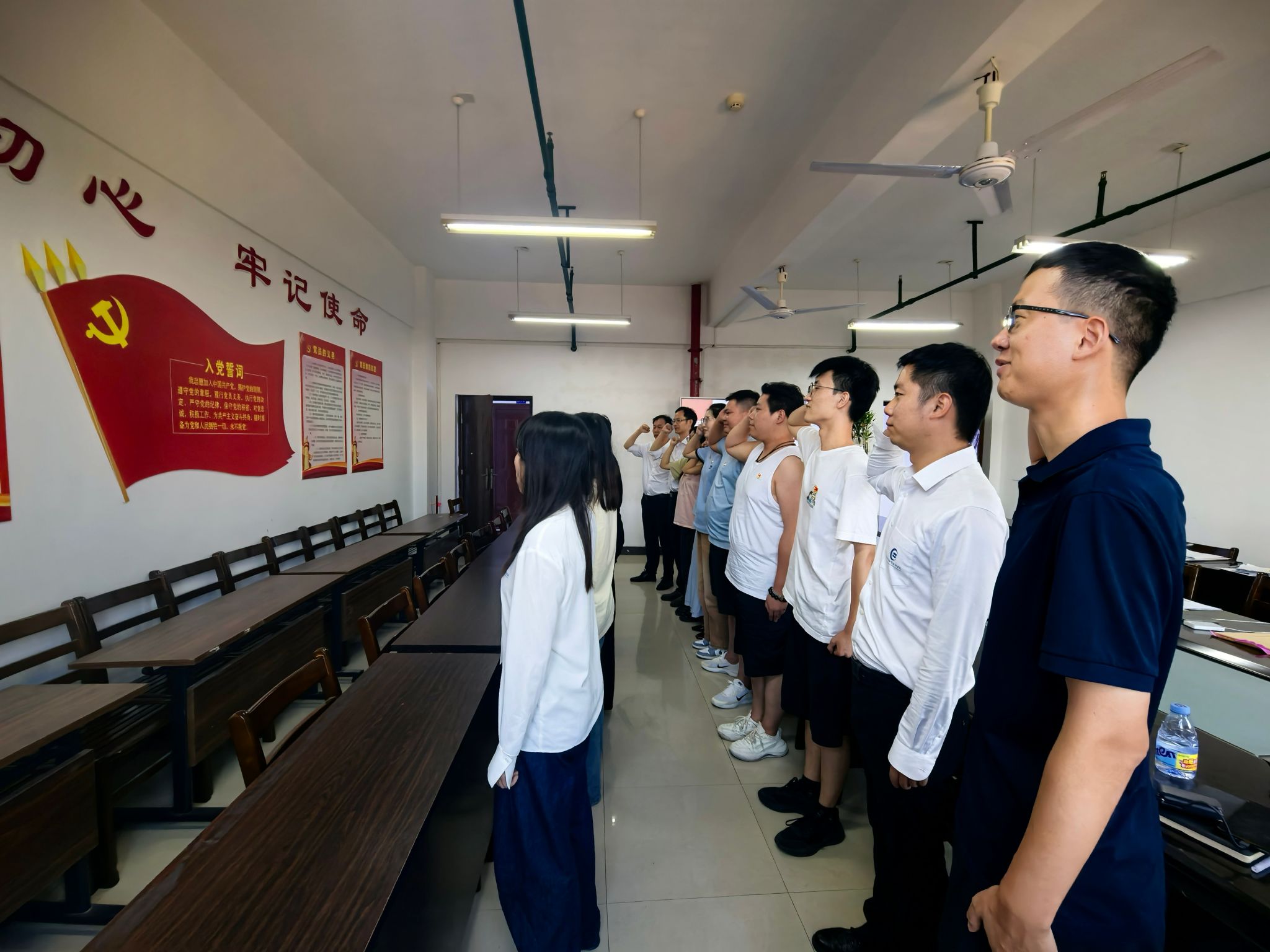 党心铸魂 青春扬帆 ​——谈球吧2025届毕业生党员大会圆满举行